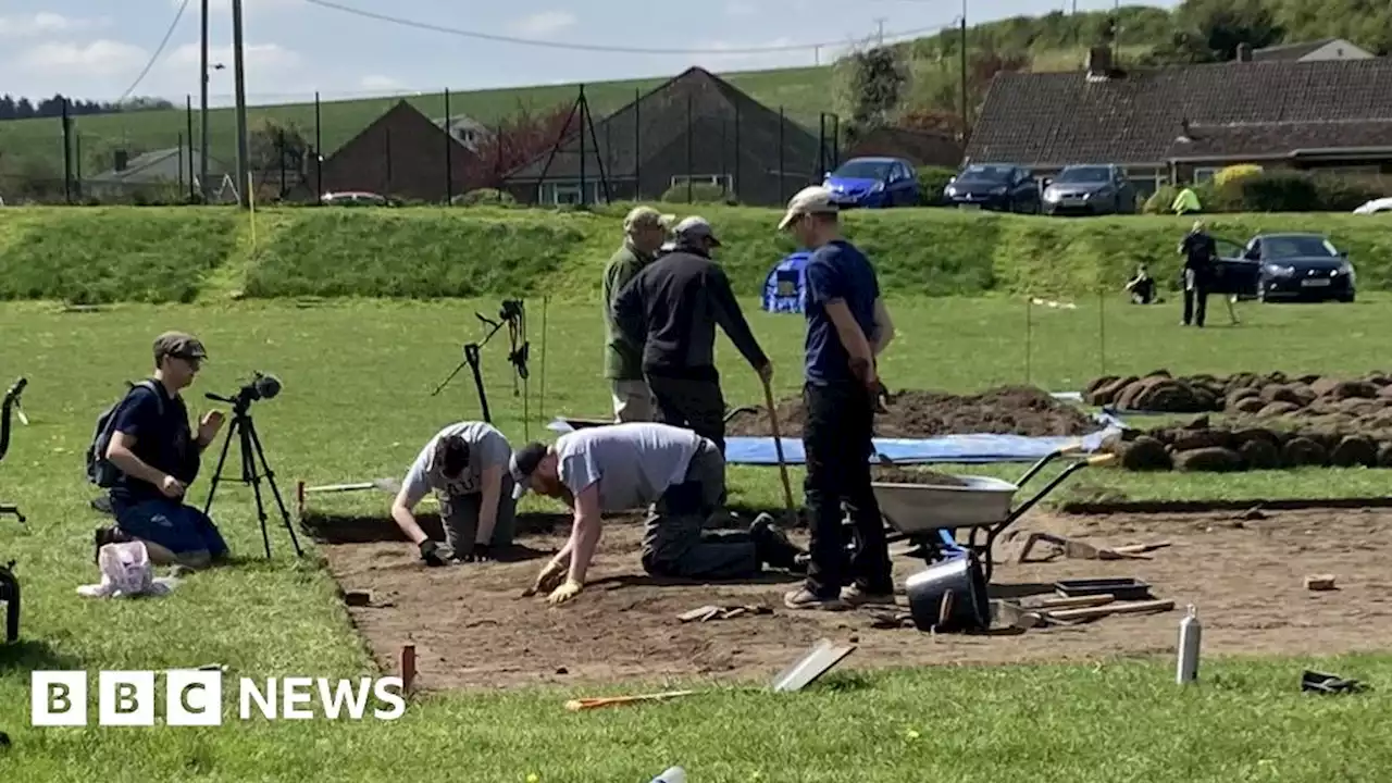 Band of Brothers dig in Wiltshire helps veterans recovery