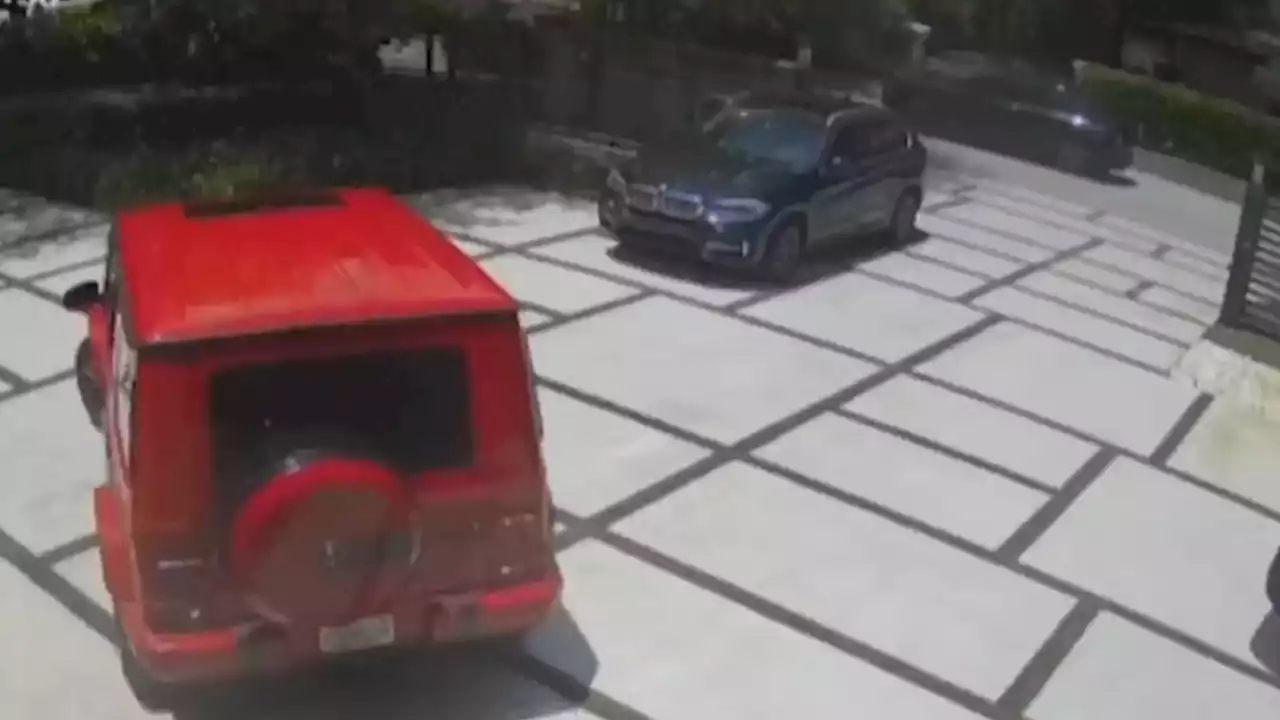 Watch Brazen Thieves Steal Mercedes-AMG G 63 And Rolls-Royce Cullinan From A Miami House | Carscoops