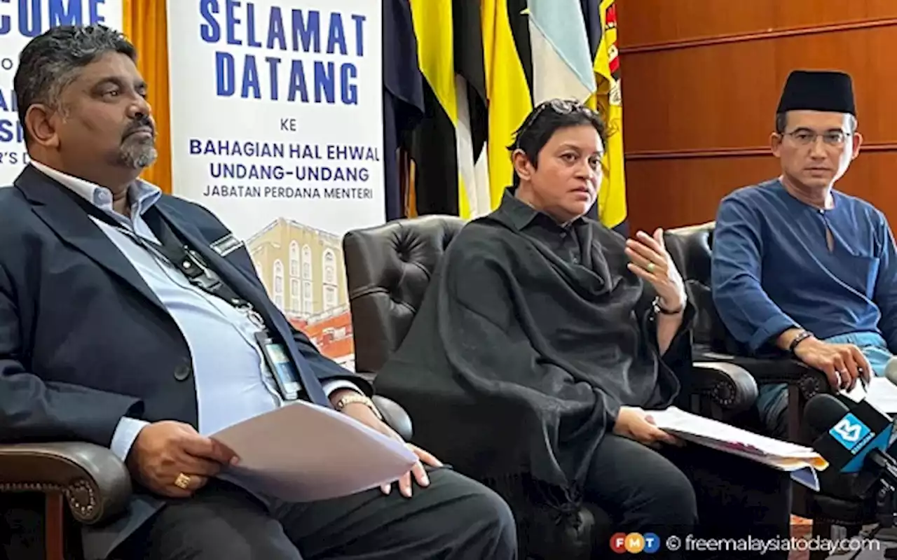 Govt not always right, open to complaints, says Azalina