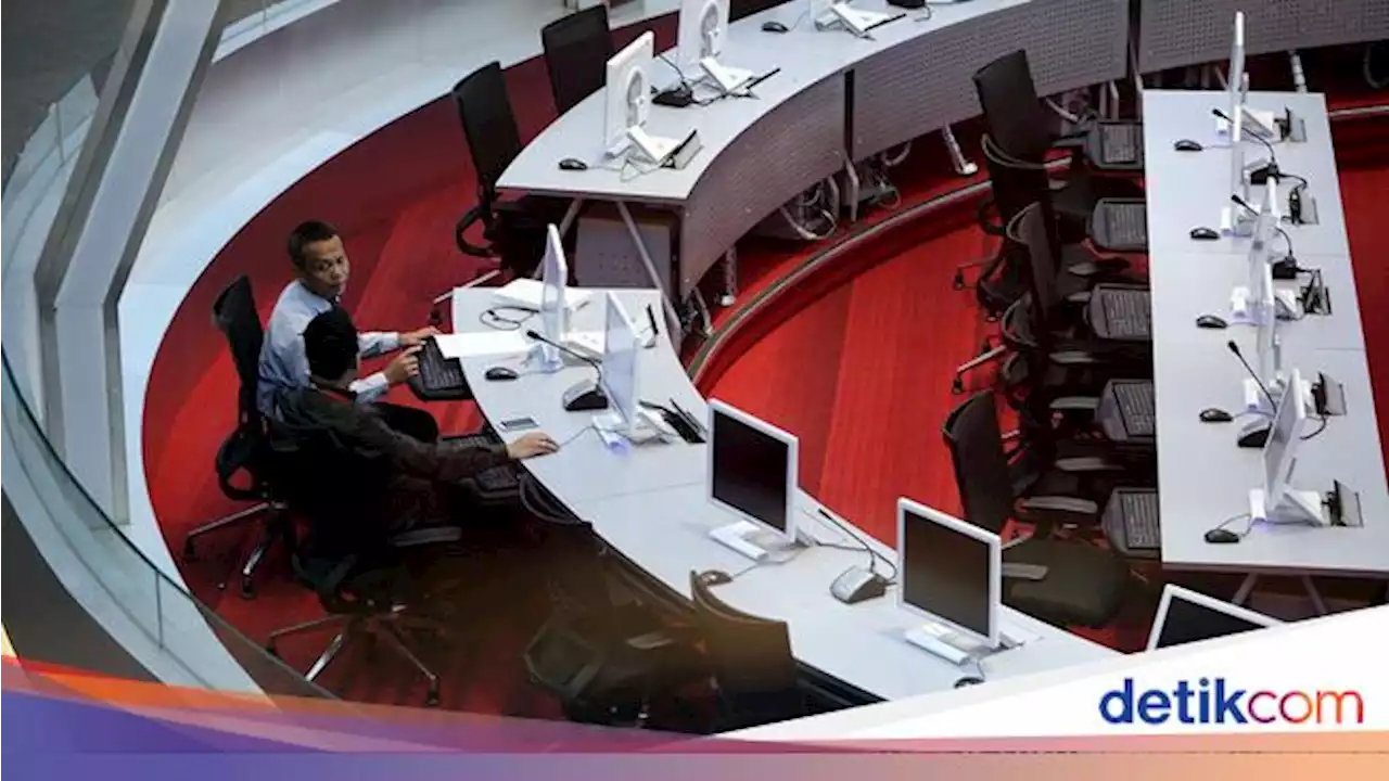 Duh Duh Duh... IHSG Ditutup Loyo di Awal Pekan