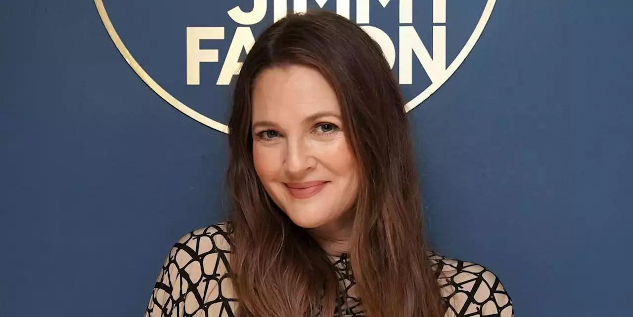 Drew Barrymore revives Never Been Kissed role for MTV awards