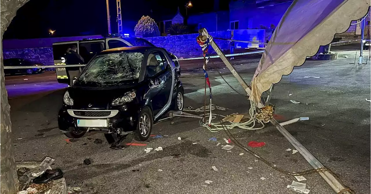 Doce heridos tras ser atropellados por un coche en una verbena en Vilanova, entre ellos un niño en estado grave