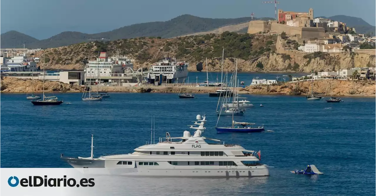 El turismo destroza las praderas de posidonia, la planta marina que genera las aguas turquesas