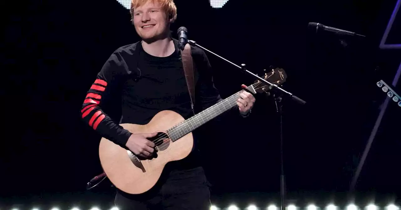 Ed Sheeran sorprende en Nueva York con un concierto gratuito en plena calle