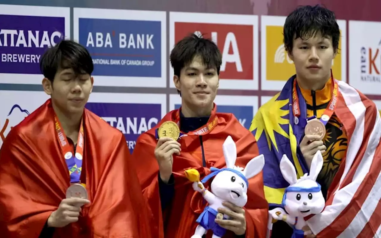 Swimmers crack two records but bag only one bronze