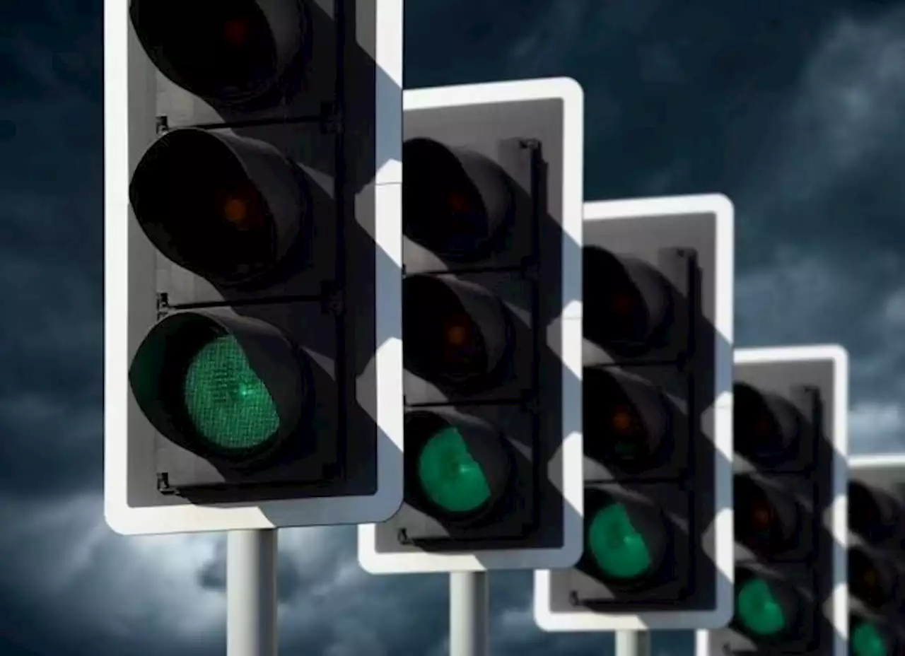 Warning to drivers as traffic lights down on major city street