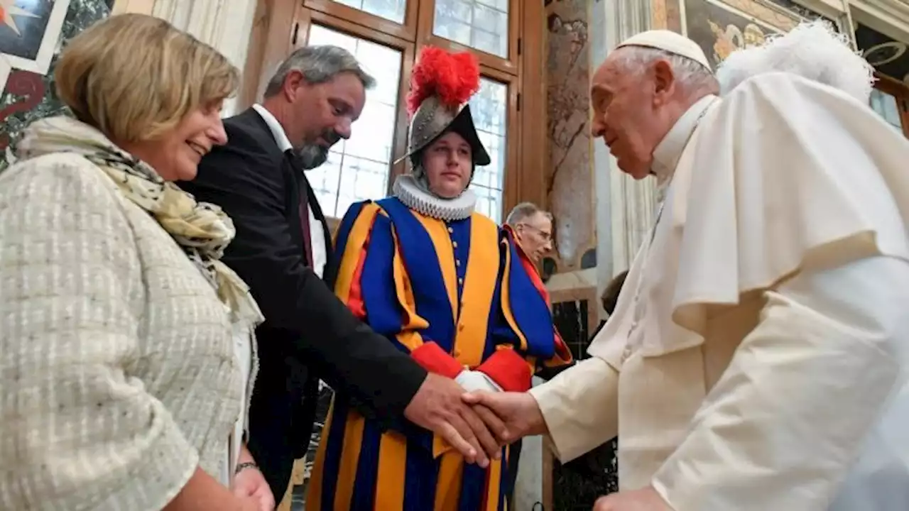 Pope to Swiss Guards: Your service is a testimony of your faith