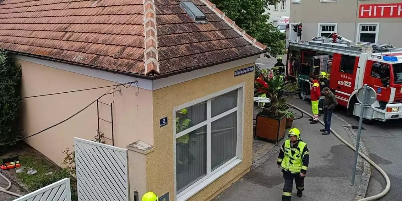 Feuerwehr bekämpfte Brand in Kult-Lokal in Trumau