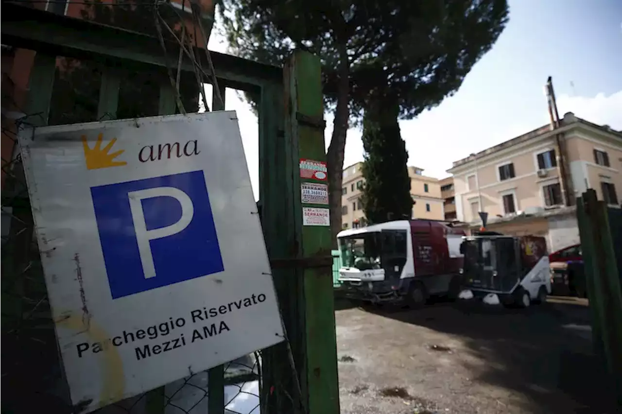 L'inchiesta sui furti di carburante nell'azienda dei rifiuti di Roma - Il Post