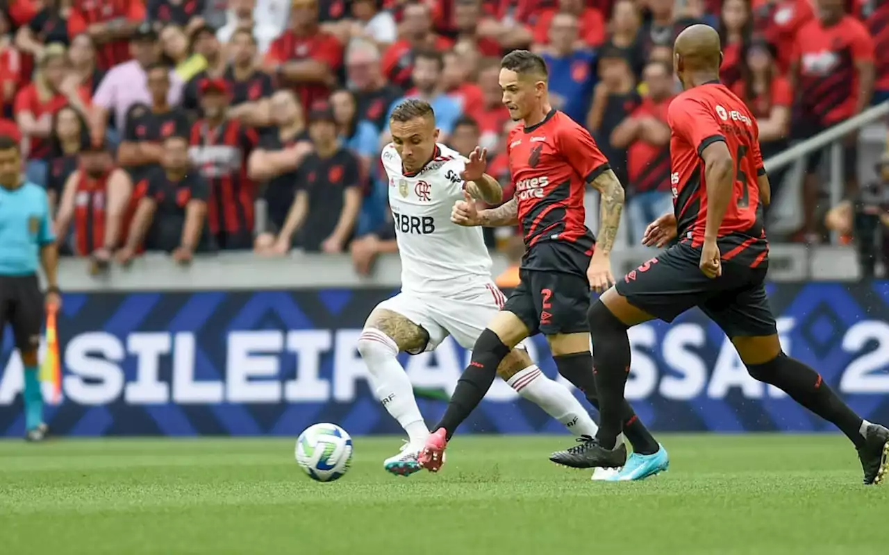 Flamengo leva virada do Athletico-PR e sofre terceira derrota seguida no Brasileirão | Flamengo | O Dia