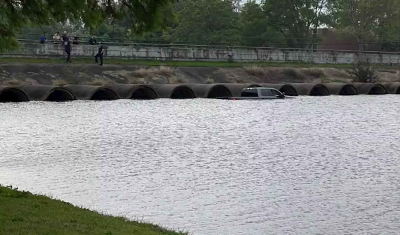 Man driving truck loses control, crashes into Sugar Land’s Brooks Lake