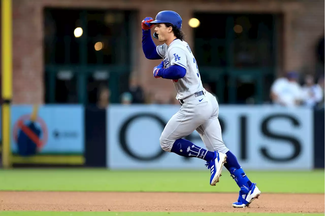 Dodgers’ defense is unusually sloppy in San Diego series finale