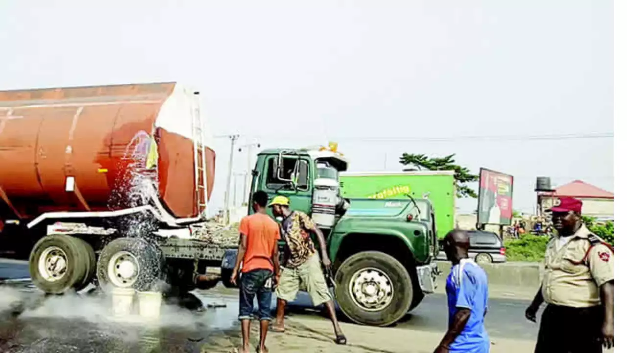 Motorists Groan In Lagos-Ibadan Gridlock Over Fallen Tanker