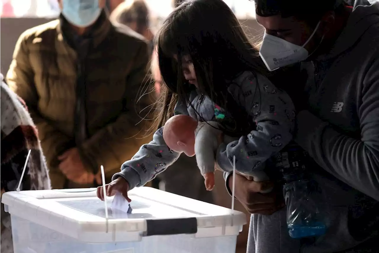 Chile right-wing parties win majority in vote to draft new constitution