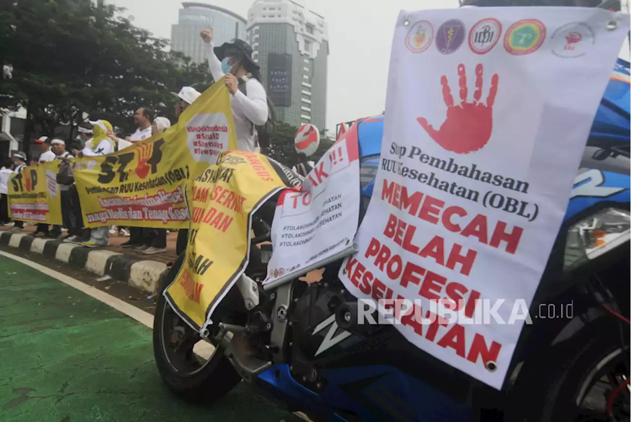 Ada Demo Apoteker, Dokter, Jalan ke Istana dan Monas Dialihkan |Republika Online