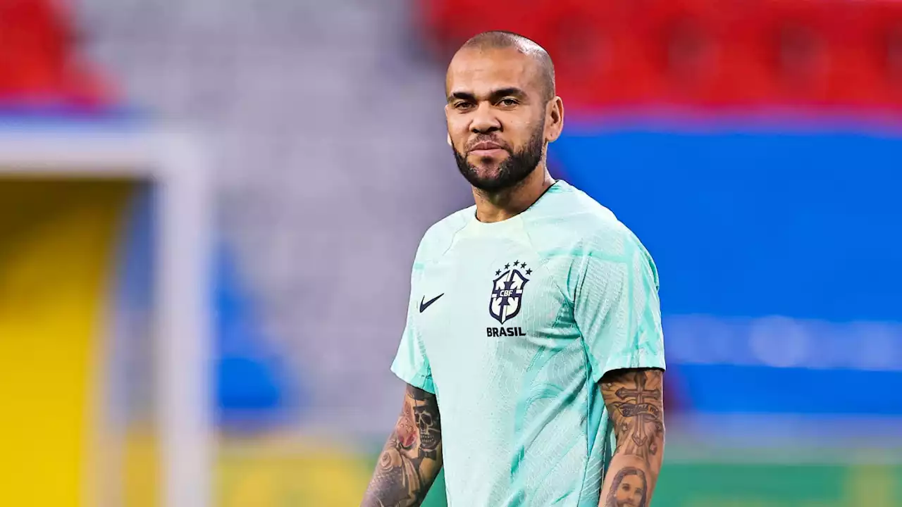 'Il ne sort pas', 'très amaigri'... un compagnon de cellule décrit les conditions de détention de Dani Alves