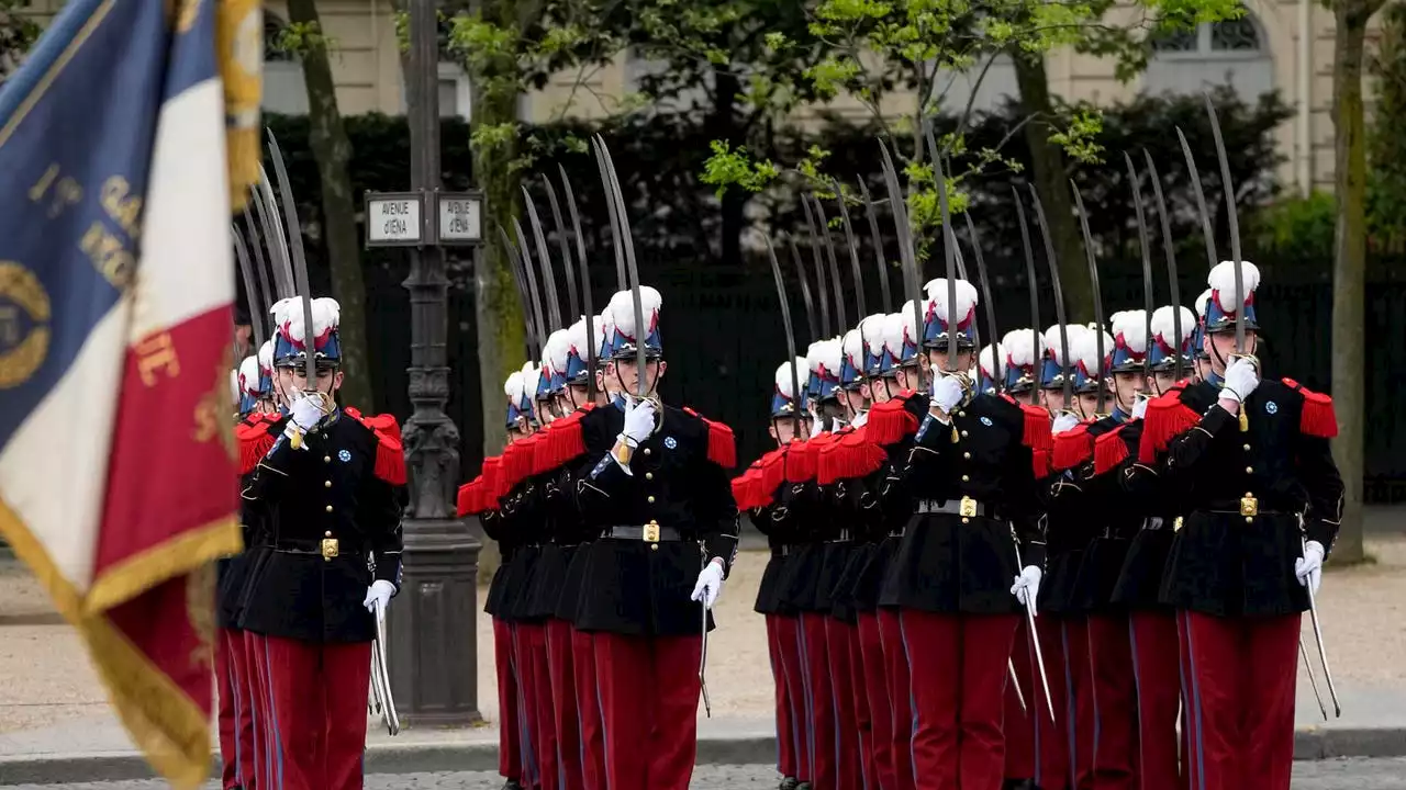 Francia acabará con la discriminación a las personas con VIH para entrar en el Ejército y la Gendarmería