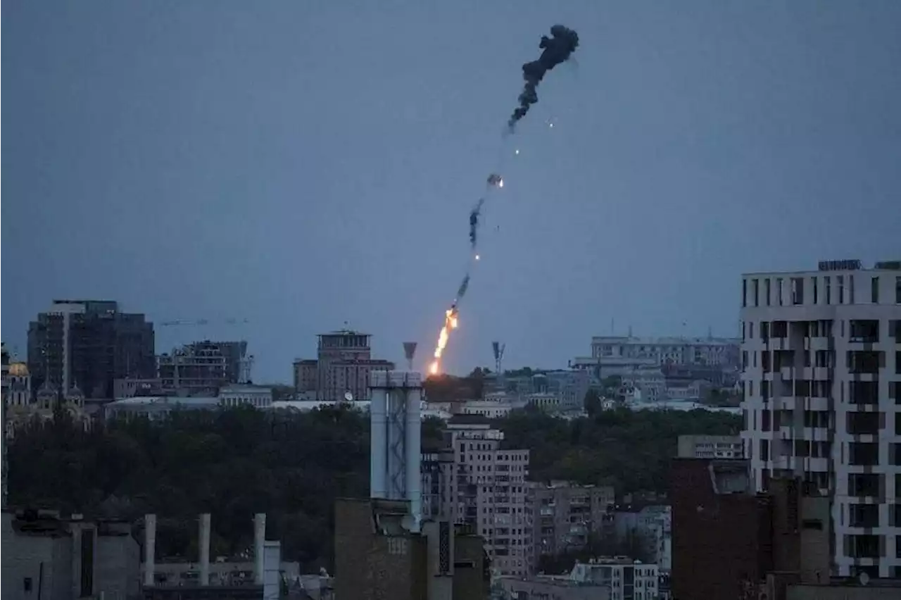 At least 5 wounded due to Russian strikes on Kyiv, city officials say