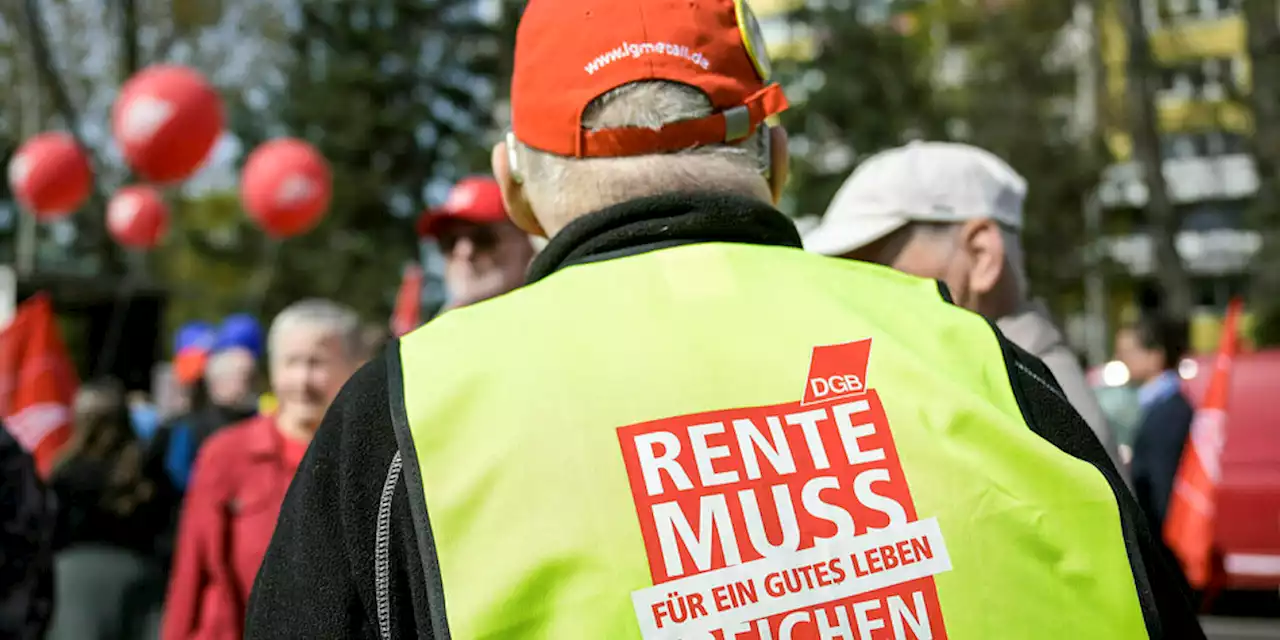 Neue Zahlen des Bundesarbeitsministeriums: Nach 40 Jahren nur 1.370 Euro Rente