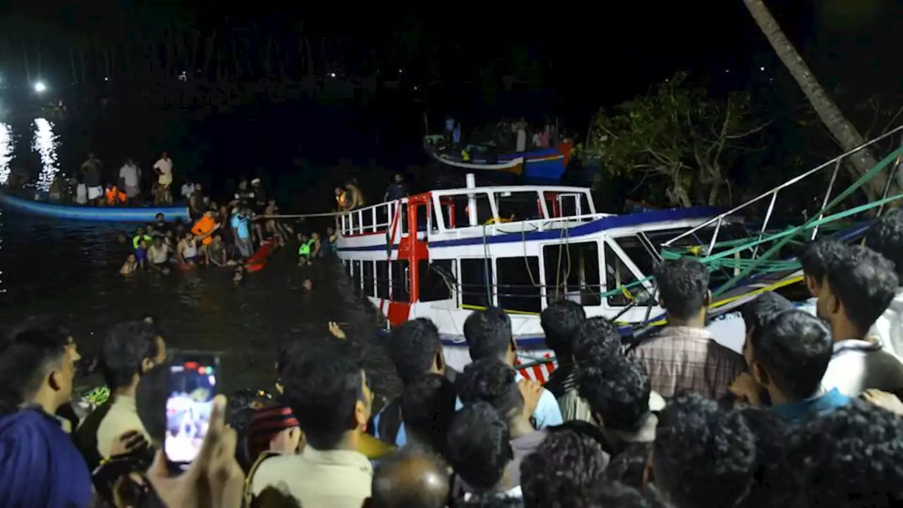 Tourist boat capsizes in southern India killing 22