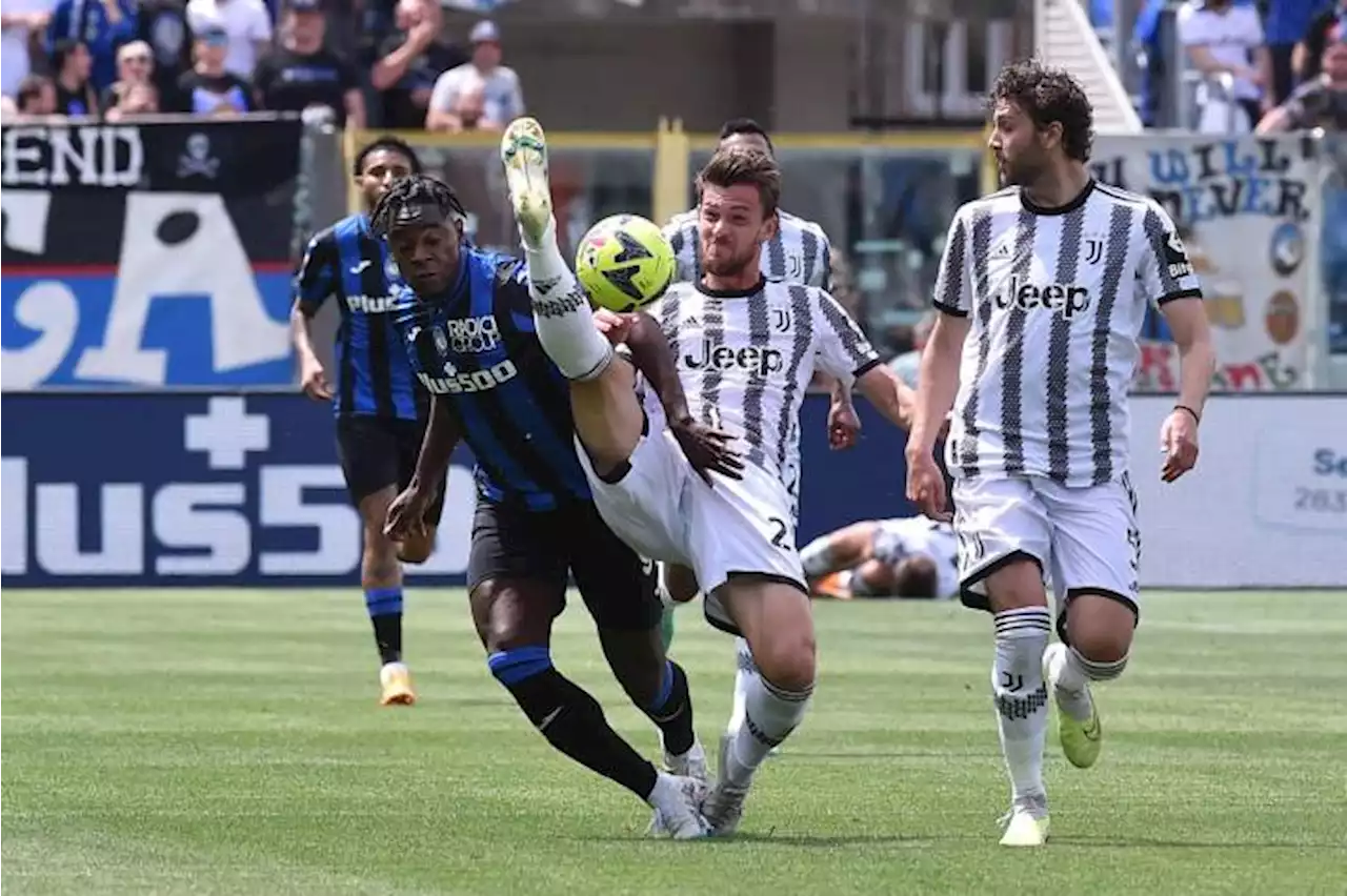 Video: Duván Zapata y Juan Guillermo Cuadrado tuvieron un &#039;choque&#039; en el duelo Atalanta - Juventus