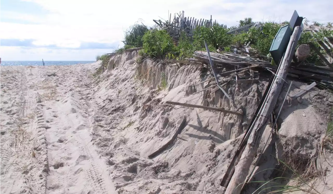 Virginia teen dies in beach dune collapse in North Carolina