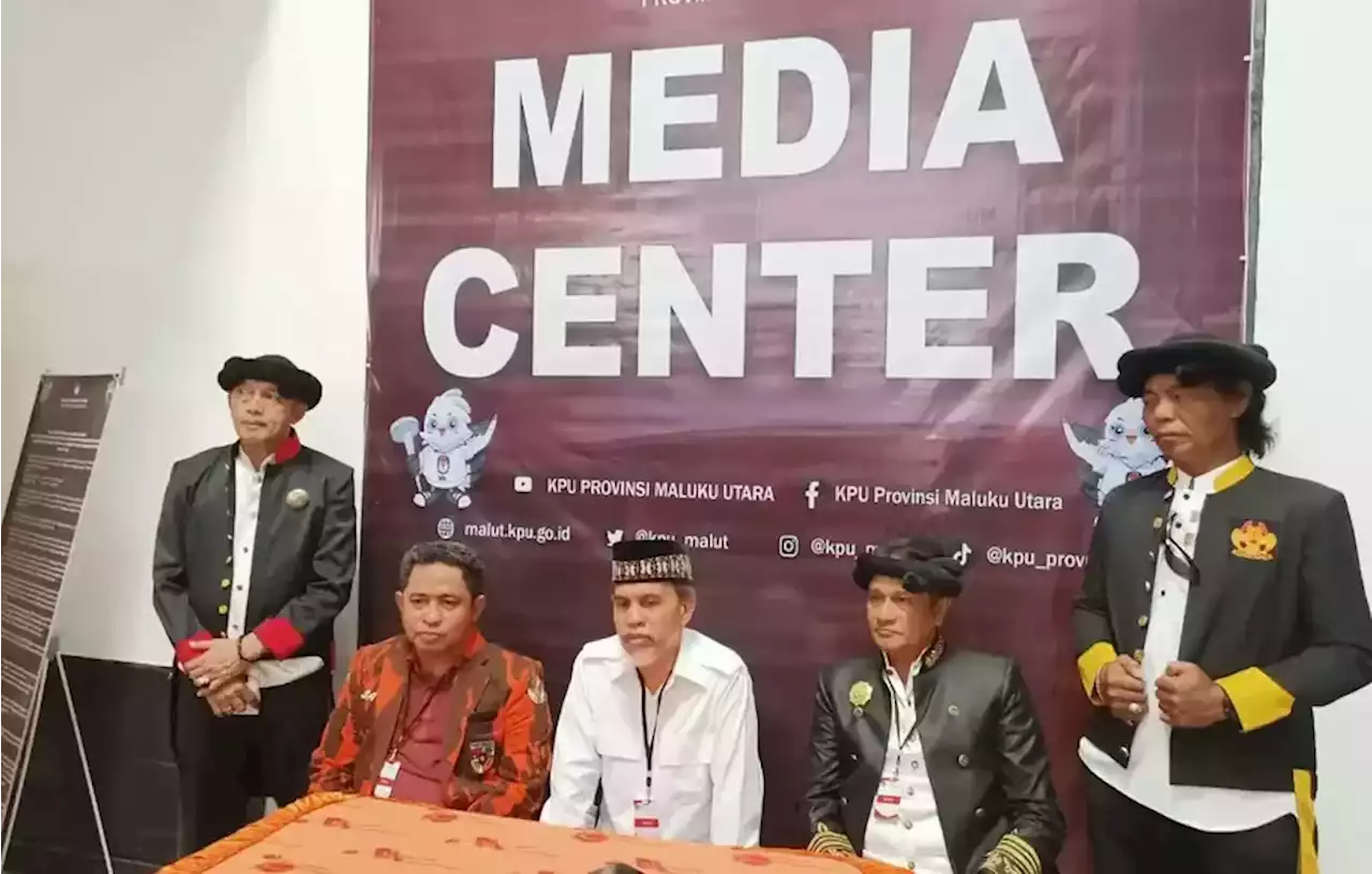 Sultan Ternate Resmi Daftar Bakal Calon DPD ke KPU Malut