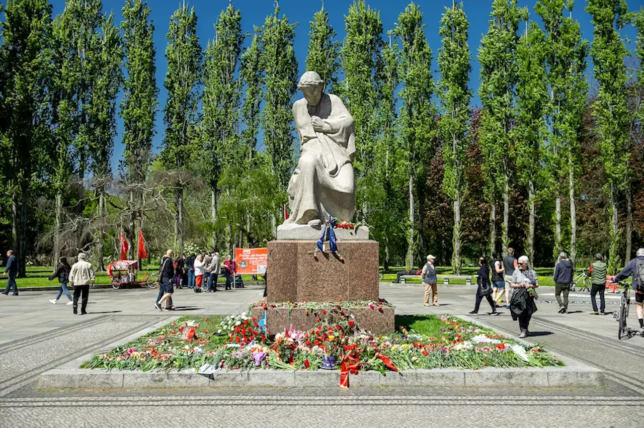 Fahnenverbot im Treptower Park: „Sind wir Menschen zweiter Klasse?“