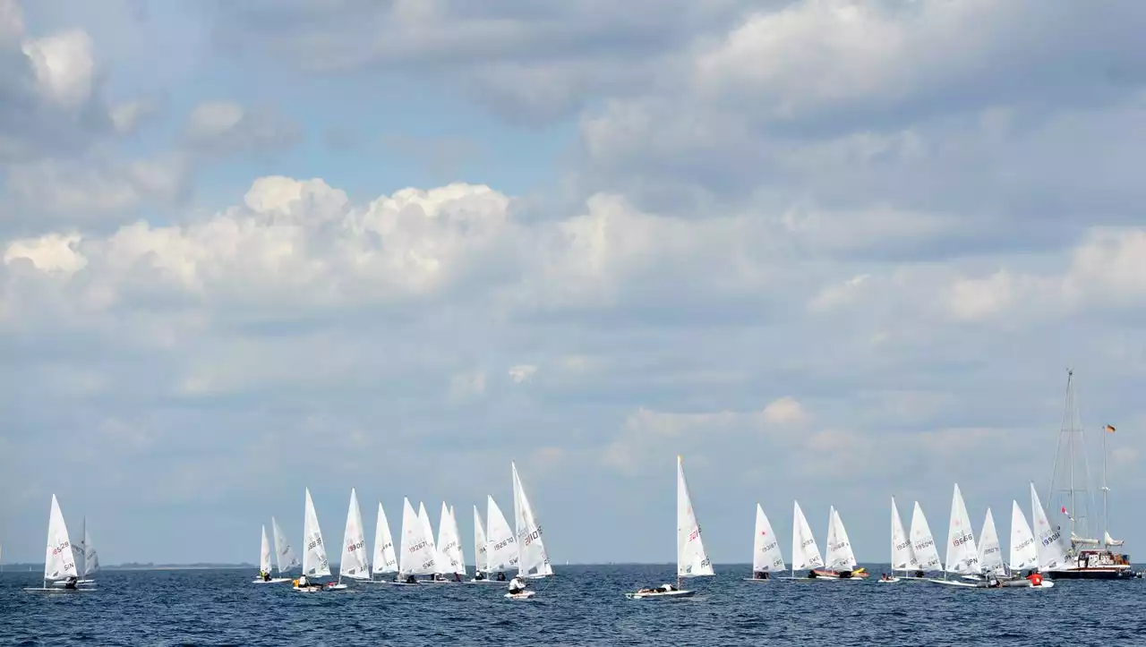 Küchenmaschine als Preis bei Segelregatta: »Bei Sieg: Hausfrau, und wenn du nicht gewinnst, nimmst du wenigstens ab.«