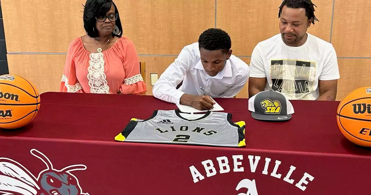 Abbeville basketball player Dylan Crawford signs with Southern Baptist Academy