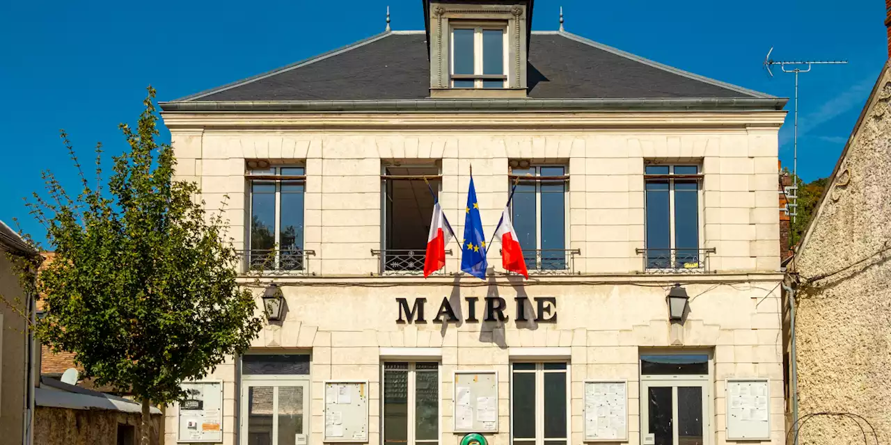 Obligation du drapeau européen sur les mairies : la majorité s'écharpe sur la question