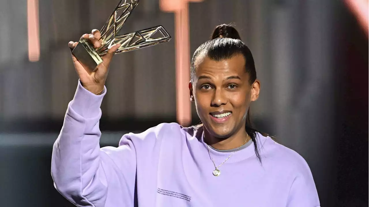 Stromae annonce l'arrêt total de sa tournée et dit avoir besoin de 'repos'