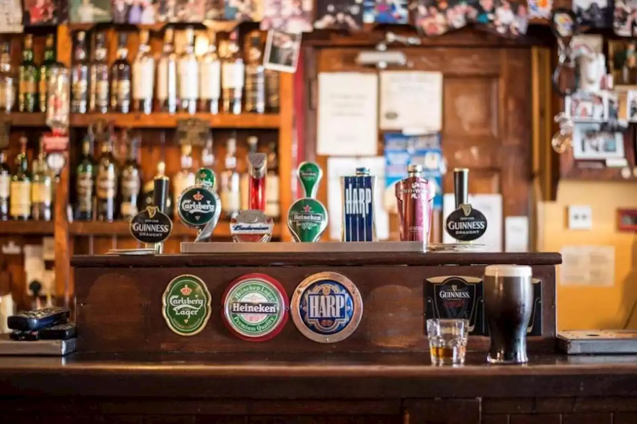 Popular Glasgow pub WILL stay open after owners of 23 years step down