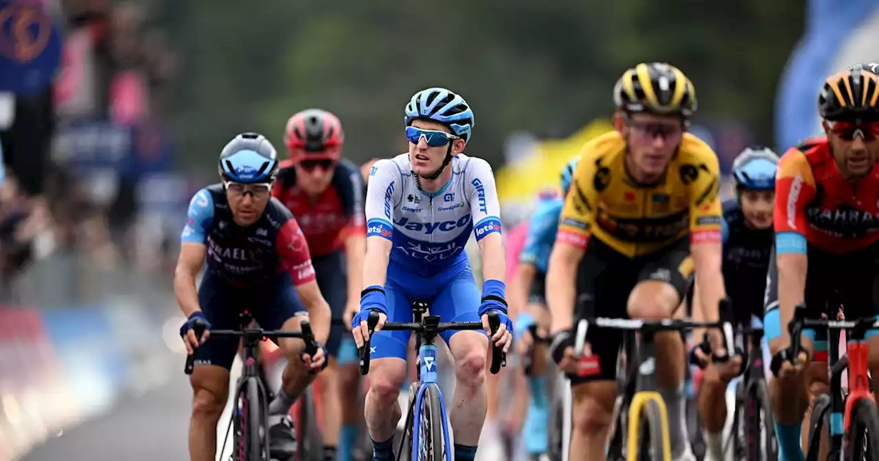 Eddie Dunbar climbs to 14th overall in Giro d’Italia as Aurélien Paret-Peintre takes stage