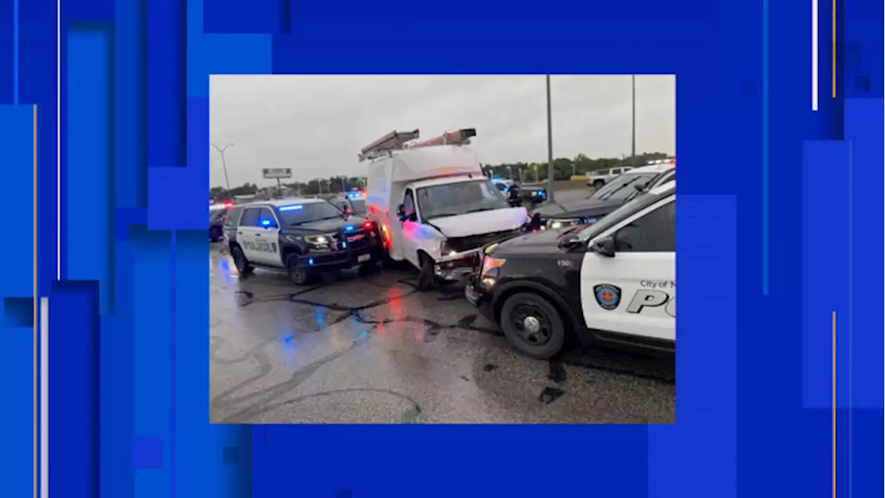 Man steals work van, leads police on chase, crashes into 3 vehicles, New Braunfels police say