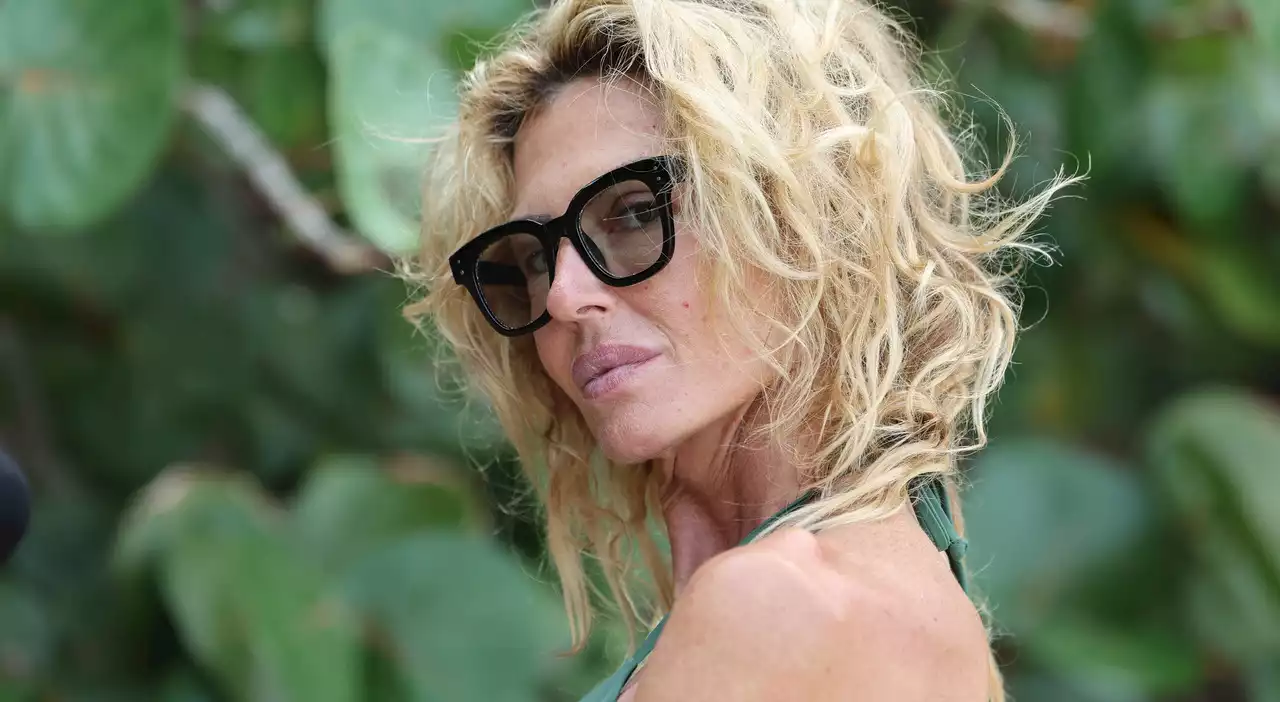 Isola dei Famosi, Nathaly Caldonazzo svela un retroscena: «Me lo dicono gli autori di farlo»