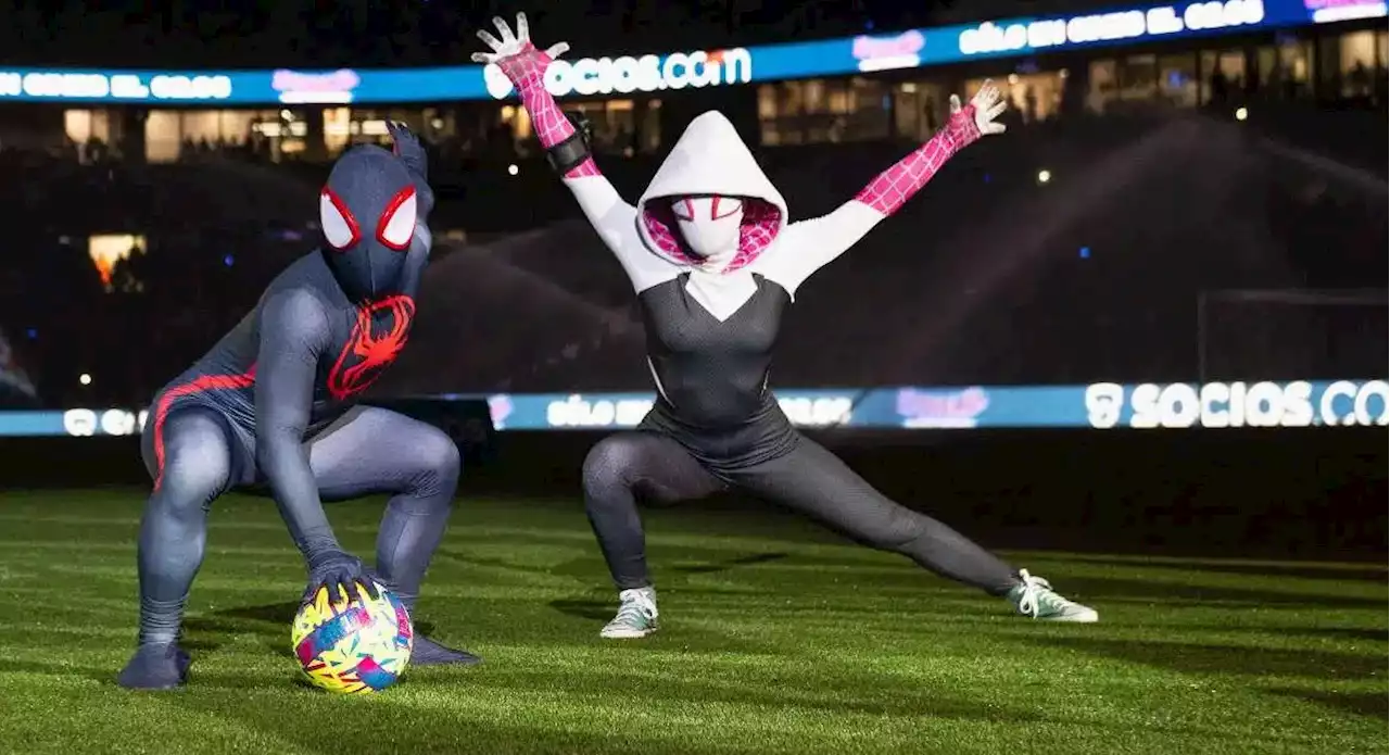 Spider-Man se infiltra en los partidos de fútbol