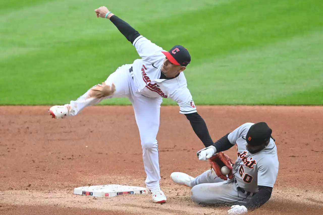 Tigers’ Akil Baddoo assisted in getting caught stealing in the worst way