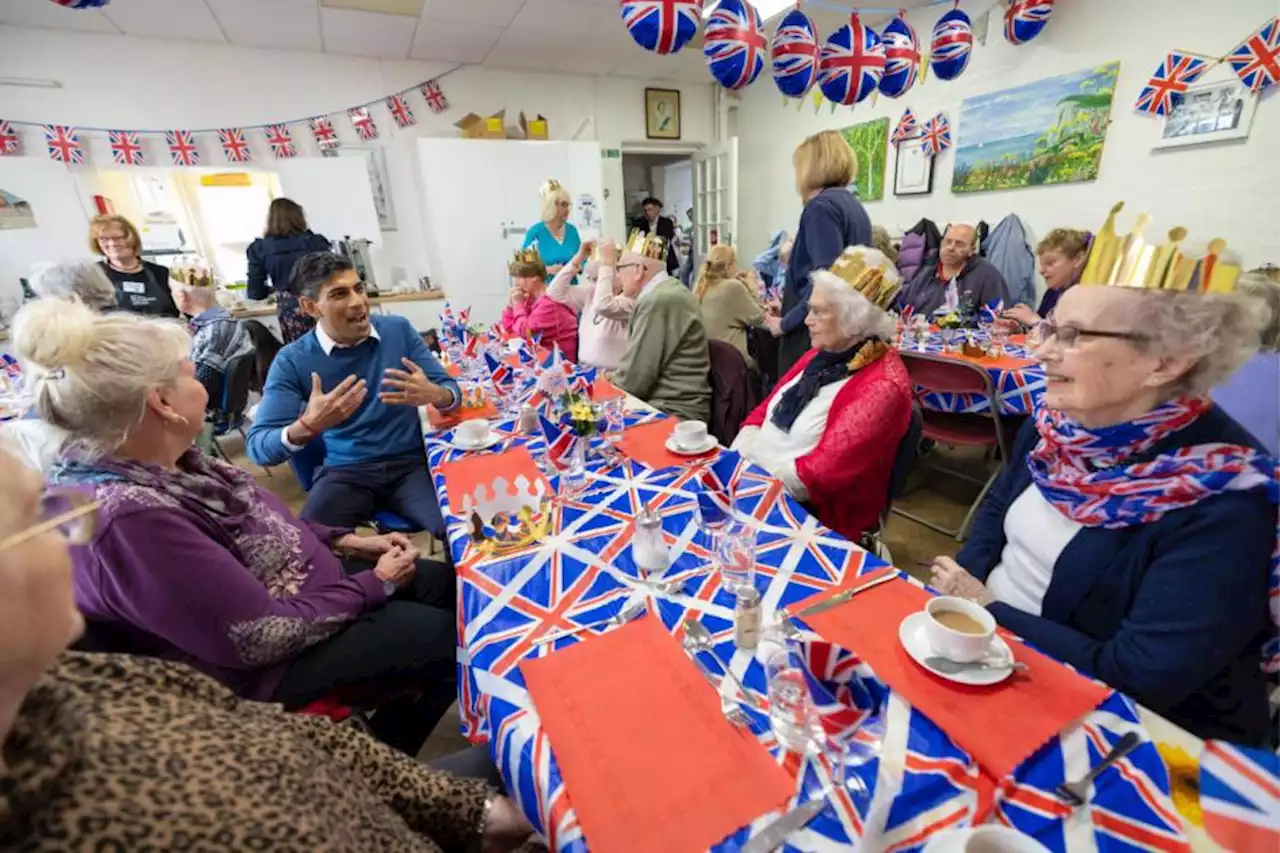 Prime Minister and wife delight guests at lunch club