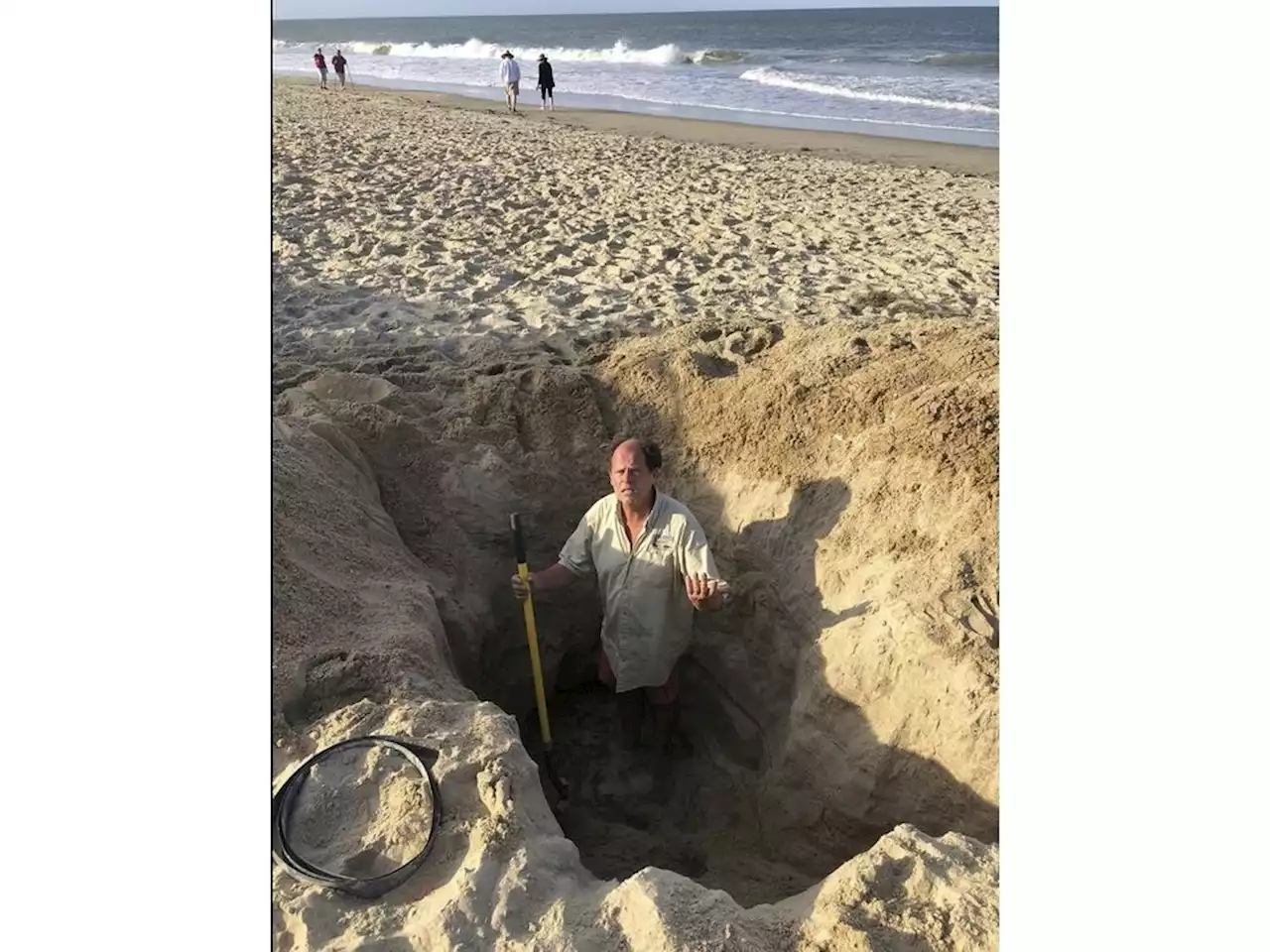 Boy, 17, dies from sand hole collapse in North Carolina