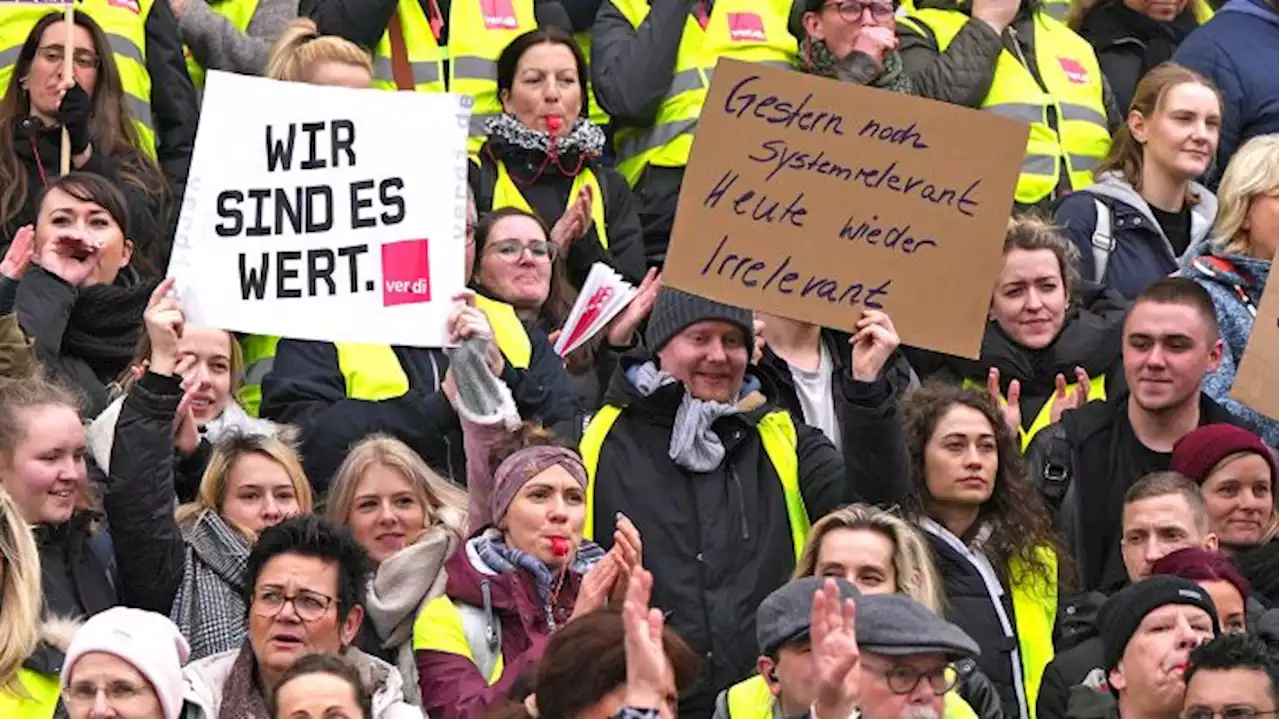 Hunderte Klinikärzte legen in Brandenburg Arbeit nieder