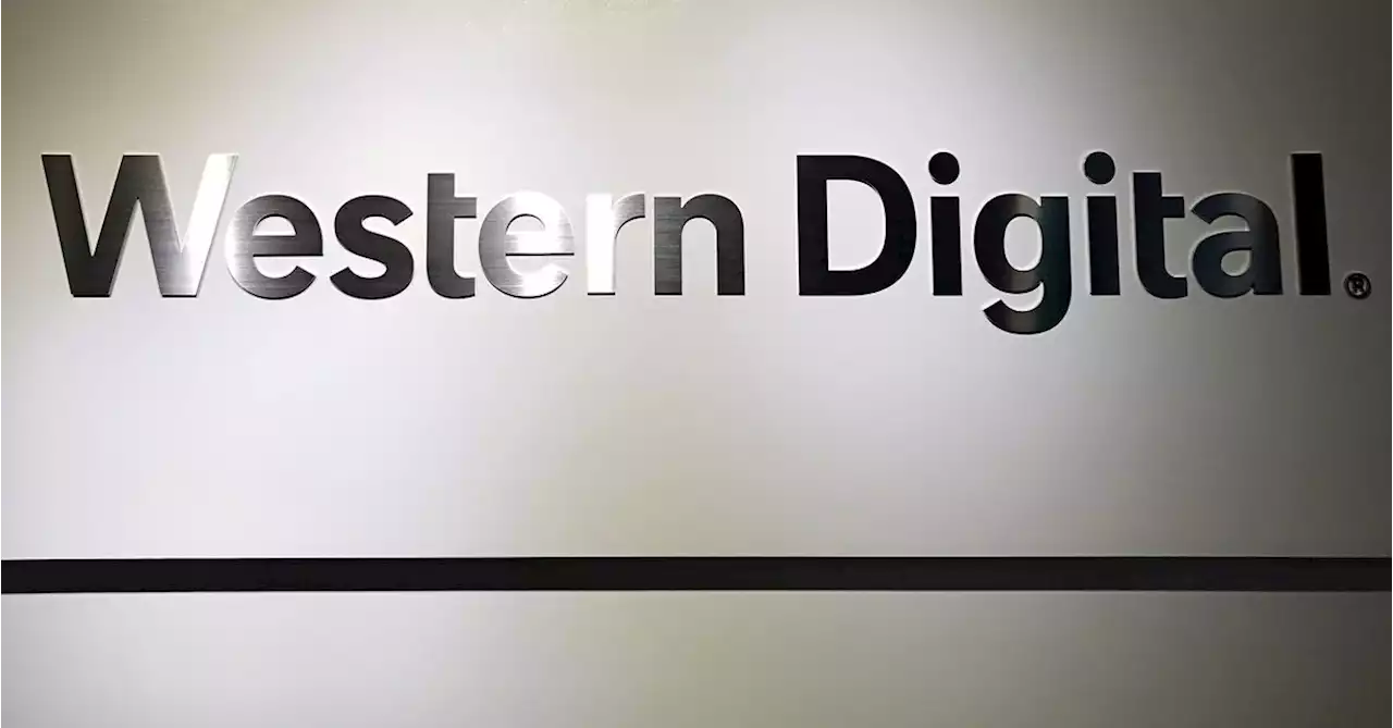 Western Digital Corp sees weak fourth quarter on slower recovery for memory chips