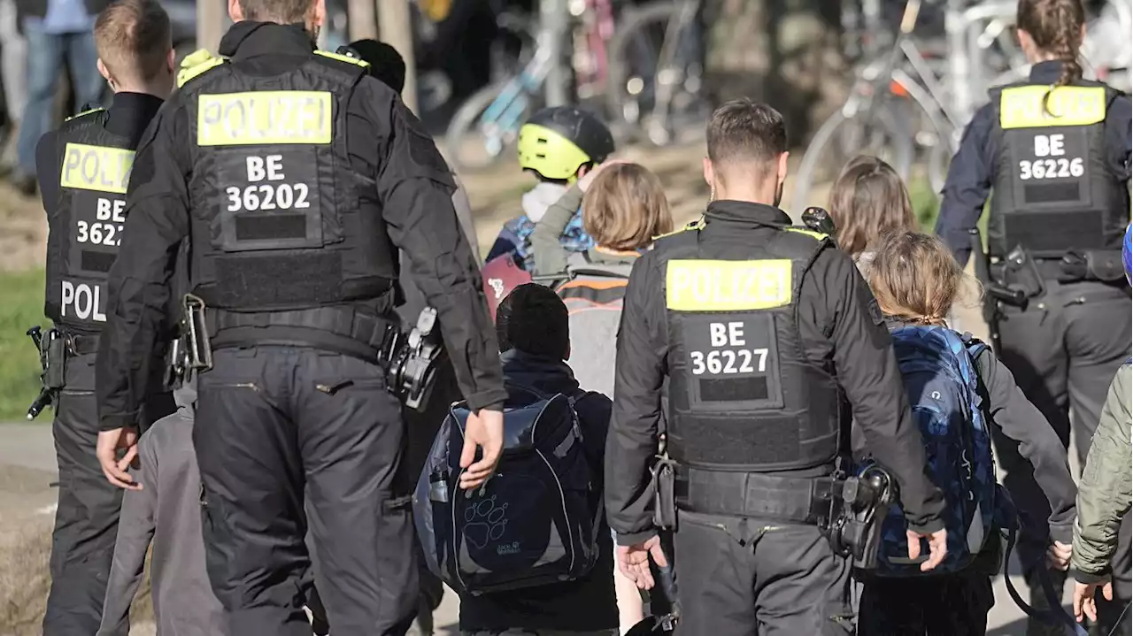 Nach Messerattacke an Berliner Schule: Bildungssenatorin hält „Wachpersonal an jedem Eingang“ nicht für sinnvoll