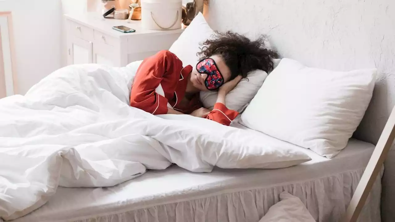 What are the benefits of sleep masks? We asked the experts