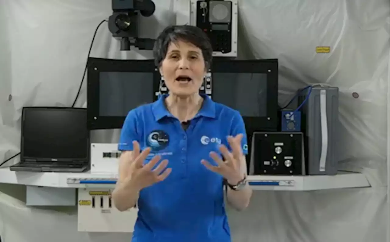 AstroSamantha agli studenti: 'Sognate in grande, strada più difficile fa crescere'