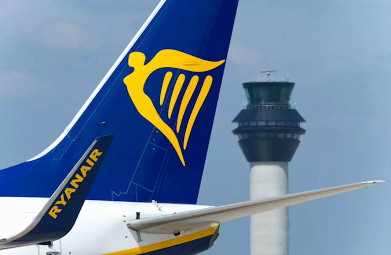 Ryanair to buy 300 new Boeing aircraft over 10 years in a $40 billion deal