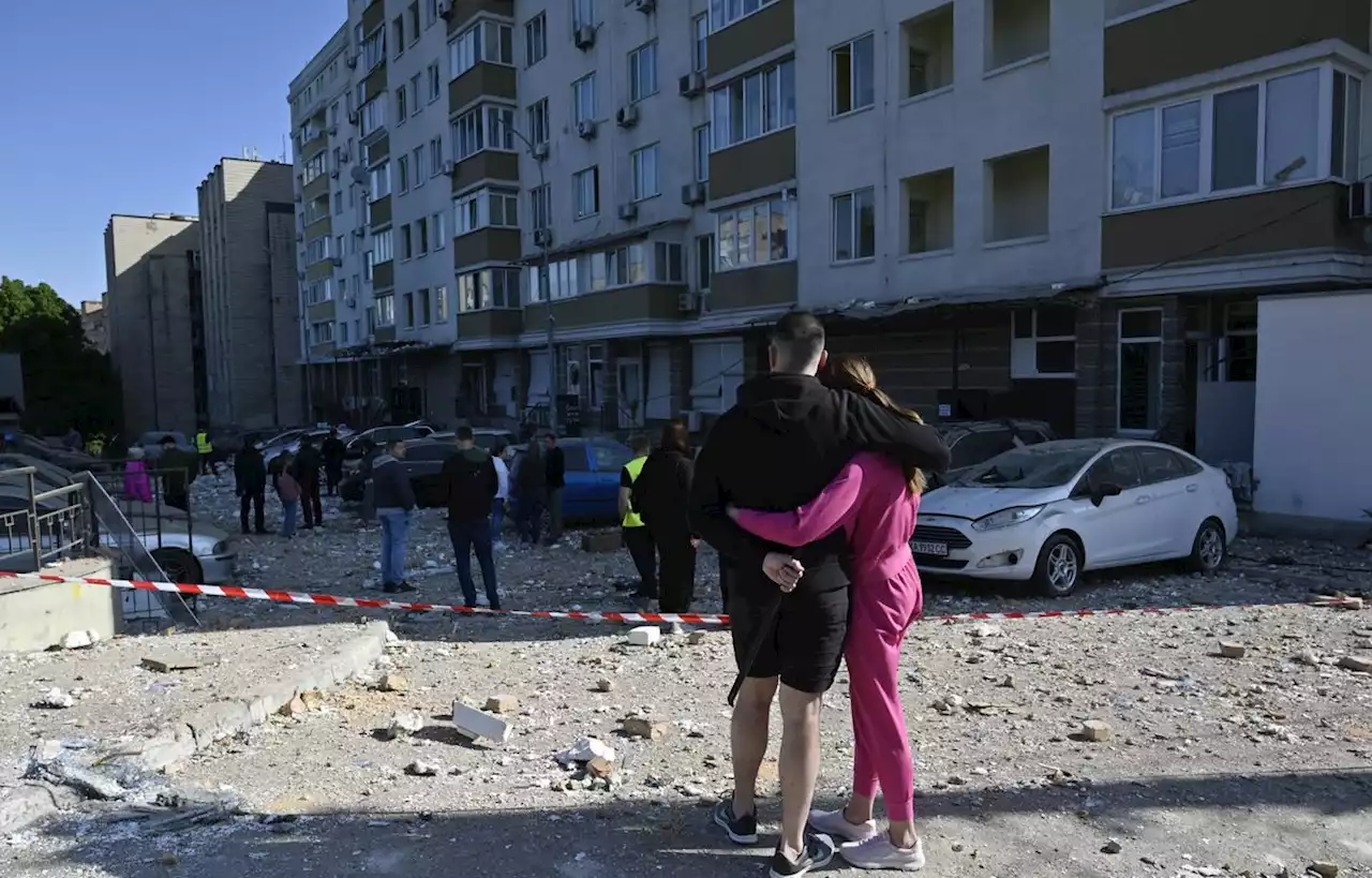 Guerre en Ukraine EN DIRECT : Une attaque aerienne russe sur Kiev fait trois morts, dont deux enfants...