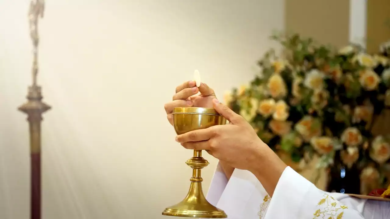 Pillado 'in fraganti' intentando robar el cáliz de una iglesia de Orihuela