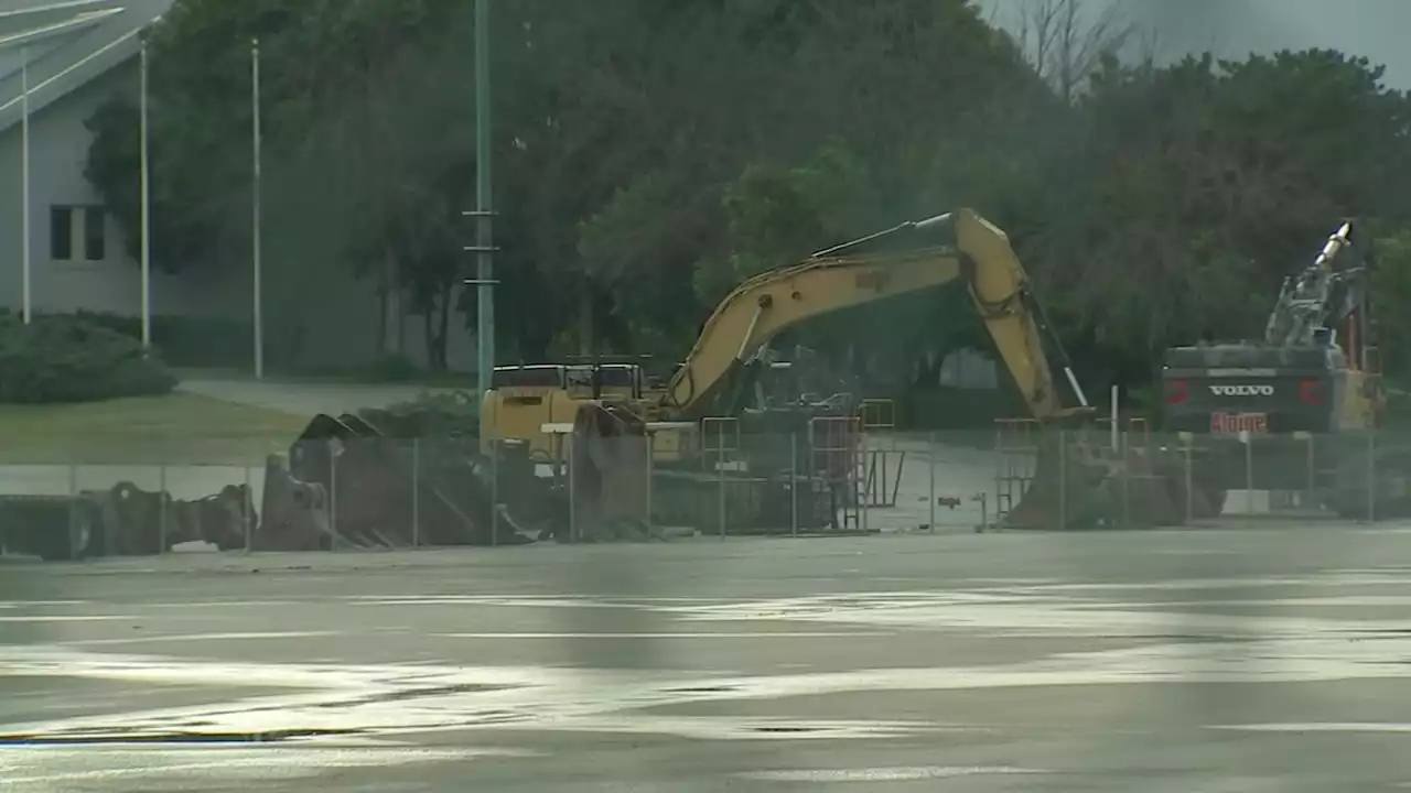 Demolition begins at Arlington Park after Chicago Bears' indoor permit approved