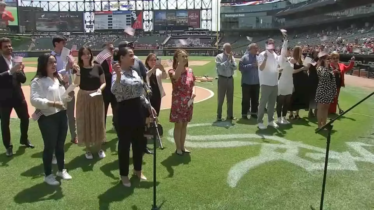 'It was incredibly moving': 24 become US citizens before White Sox game